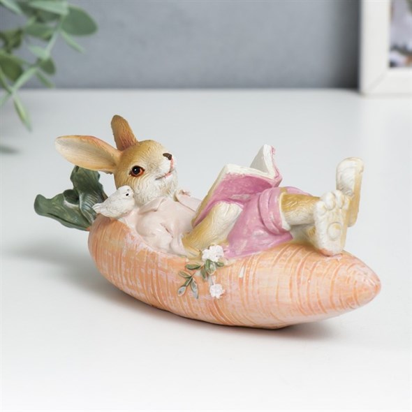 Сувенир  "Кролик читают книгу в морковке лодке, с птичкой" 6х5х14,5 см - фото 33888