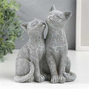 Сувенир "Кот и кошка - умывание" серый 15х8х13 см
